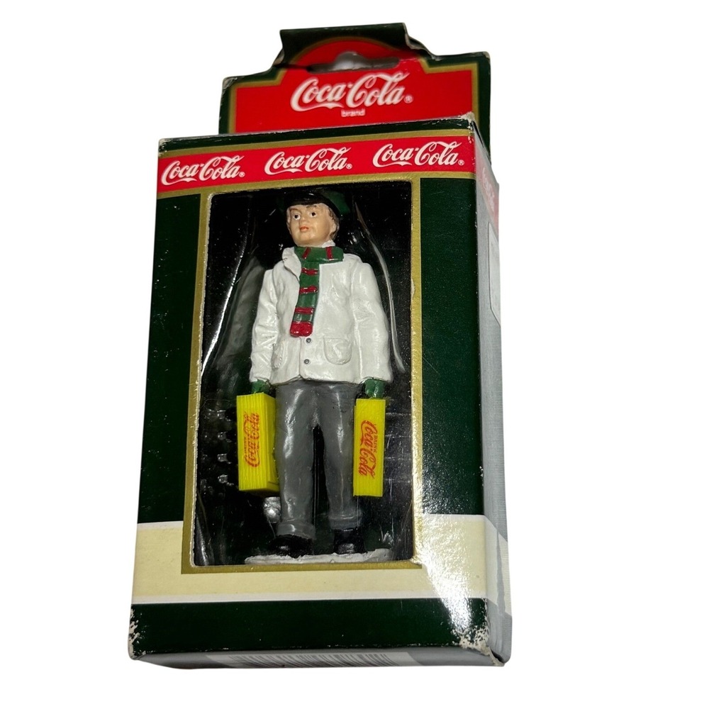 Coca Cola Town Square Stocking Up Delivery Man 1992 #7980 Village Figurine Box
